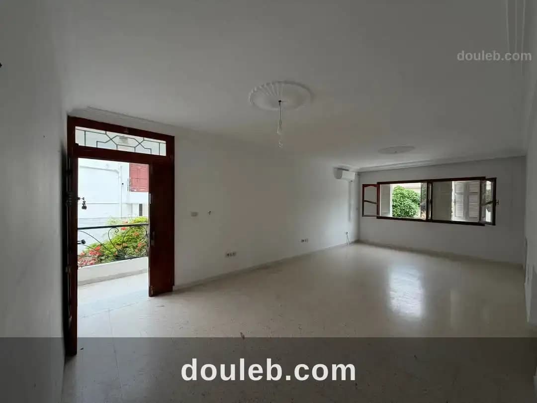 Etage de villa s4 1600d ennasr 1 à Ariana