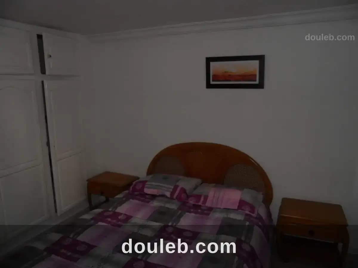 Un studio meublé par nuitée 60dt - Miniature 2