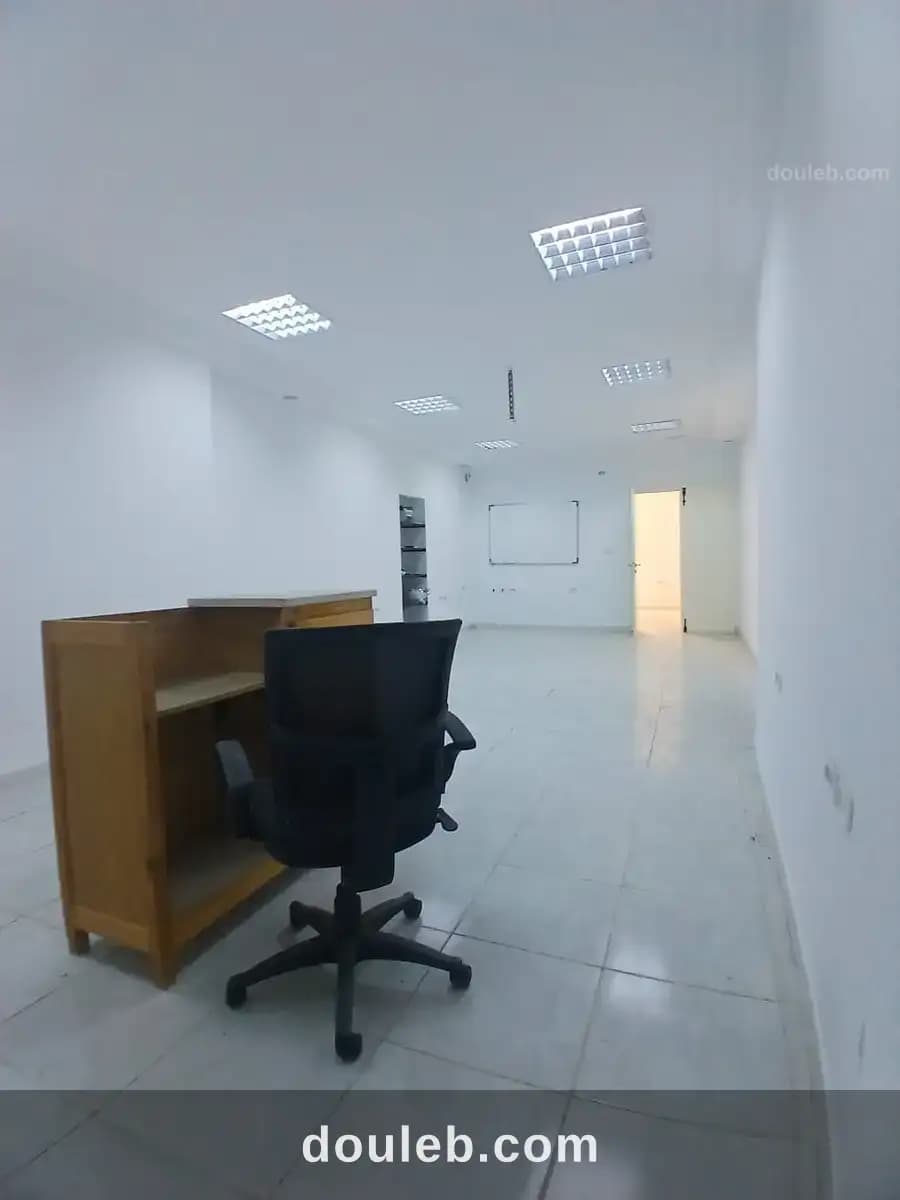Un bureau 4 pièces à ain zaghouan à Tunis