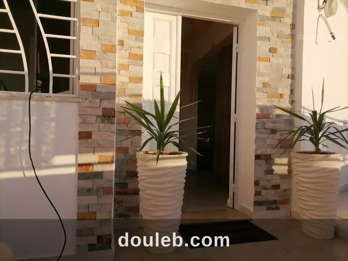 Appartement devant foyer skanes à Monastir