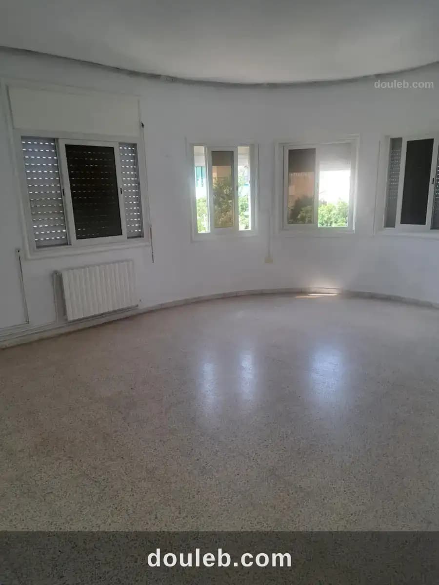 Villa à nouvelle ariana de surface 423 m2 tfi à Ariana
