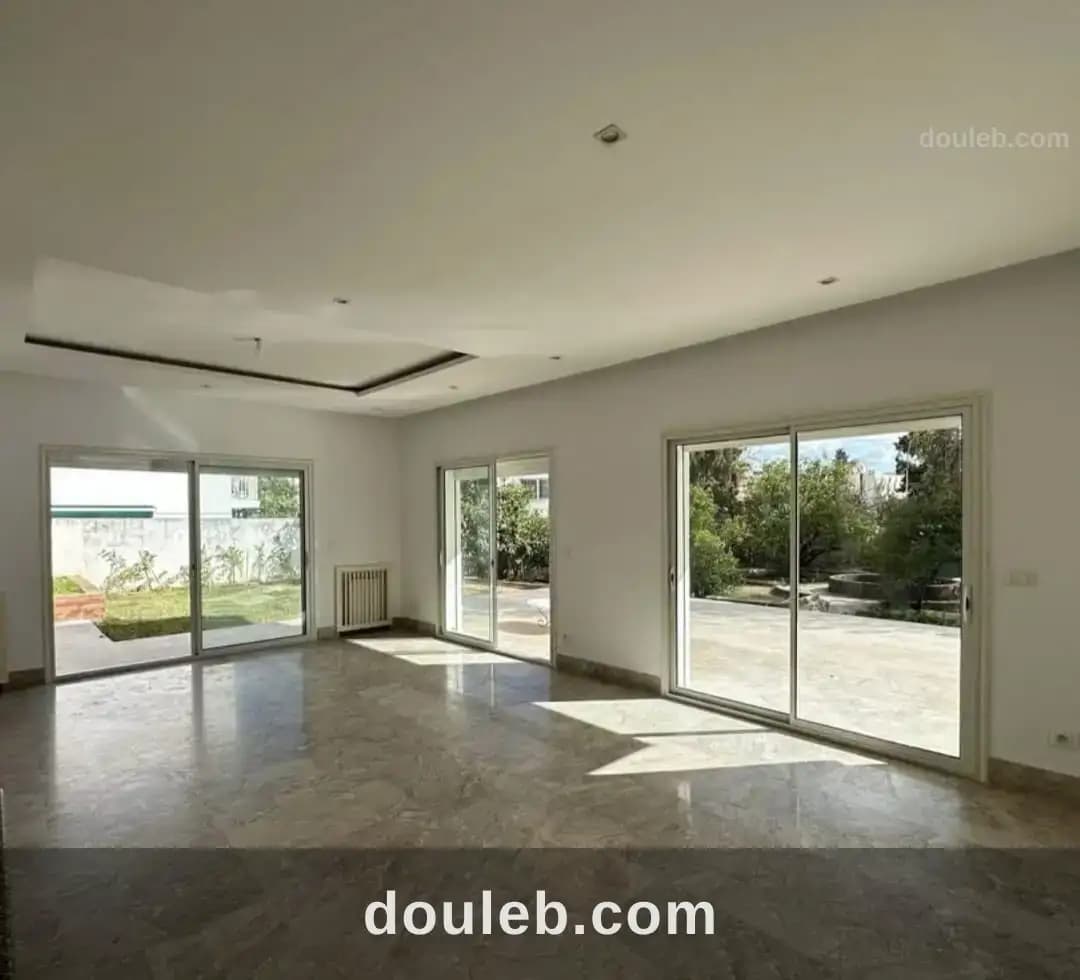 Villa moderne à mutuelle ville à Tunis