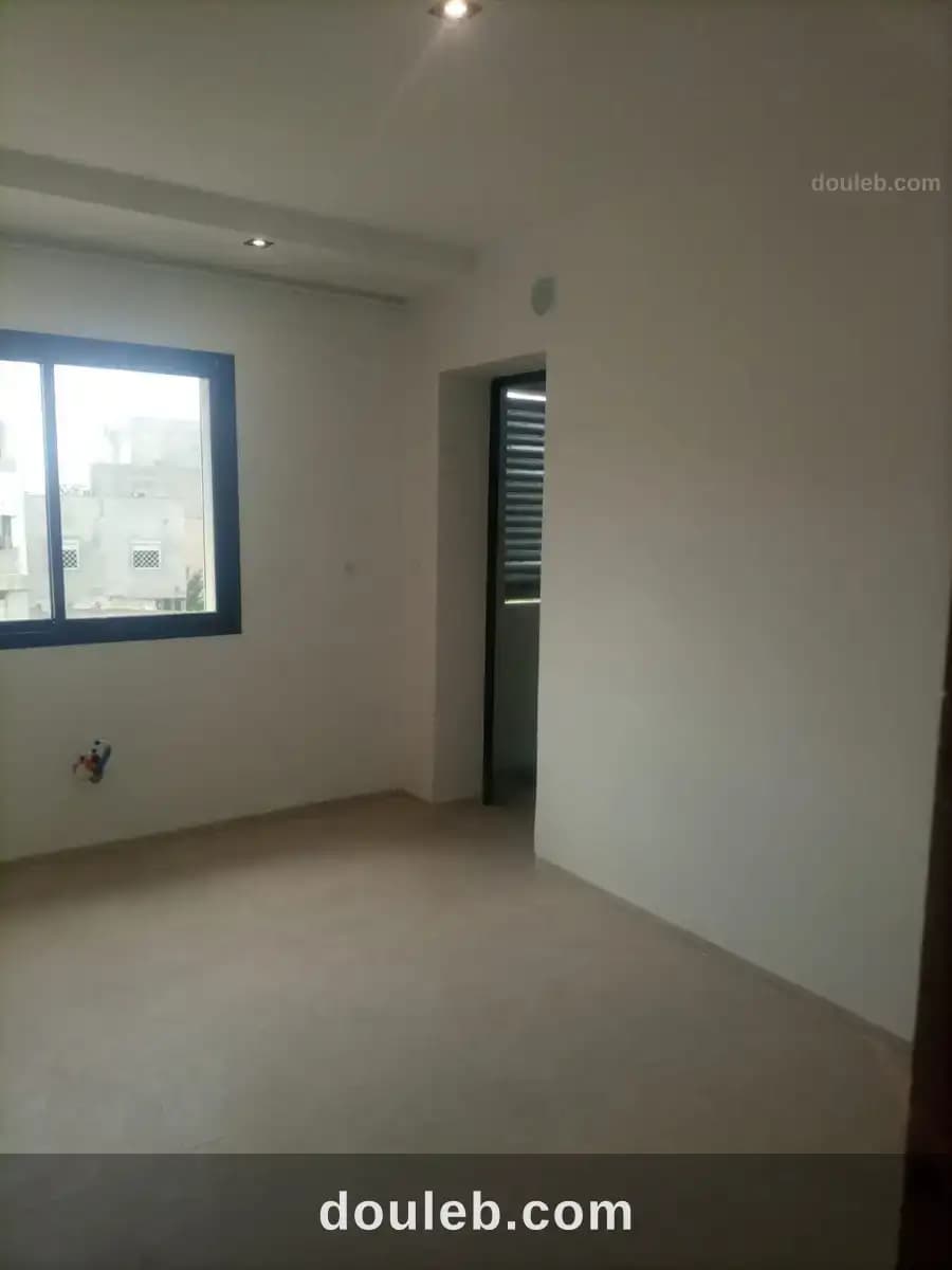 Résidence privée nouvellement construite - Miniature 2