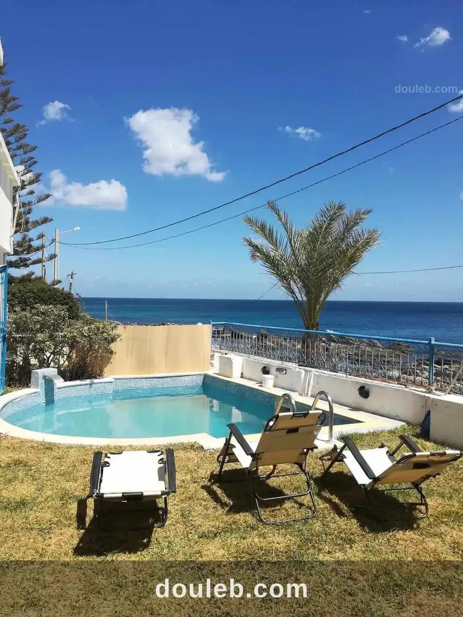 Villa pieds dans l'eau a kelibia à Nabeul