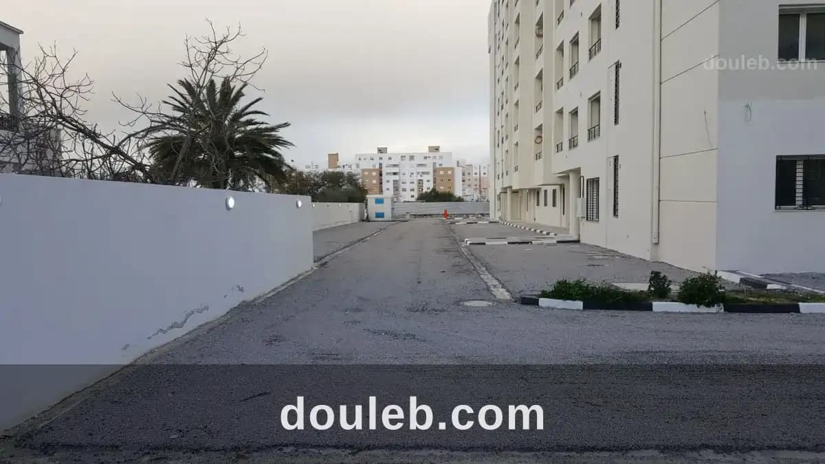 Appartement semi meublé à borj louzir - Miniature 4