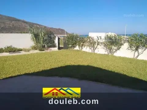 Villa ds 727m2 pieds ds leau a el haouaria cap bon à Nabeul