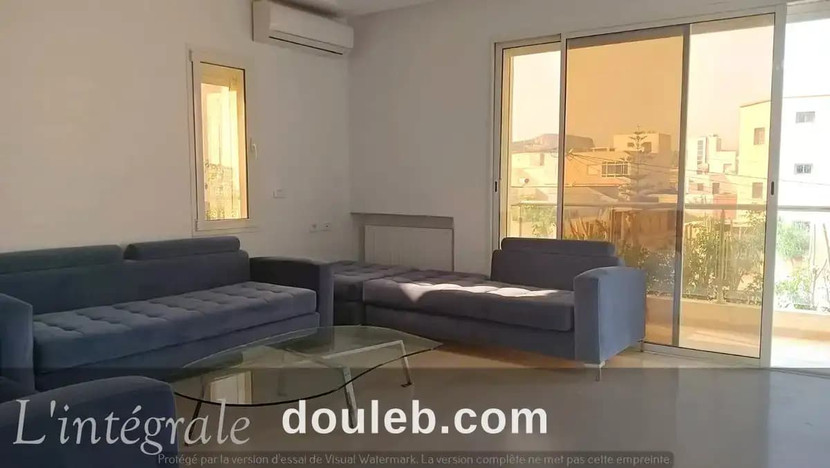 Belle villa avec deux niveaux indépendants à Ariana