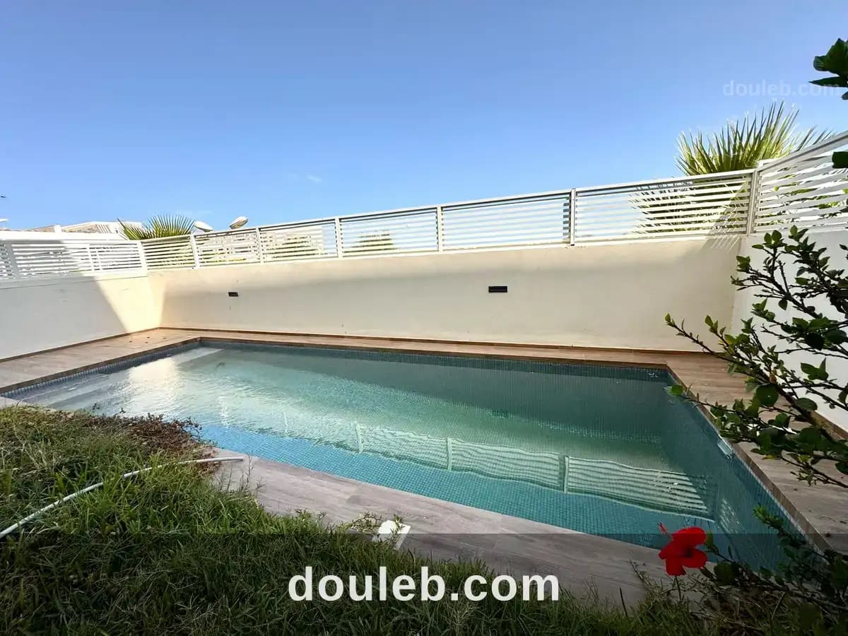 Agréable duplex s3 avec piscine à gammarth - Miniature 3