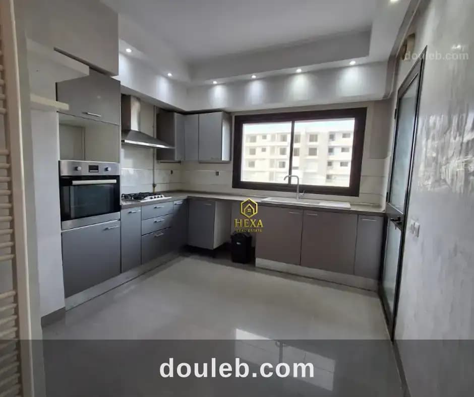 Appartement s3 avec terrasse à ain zaghouan nord à Tunis