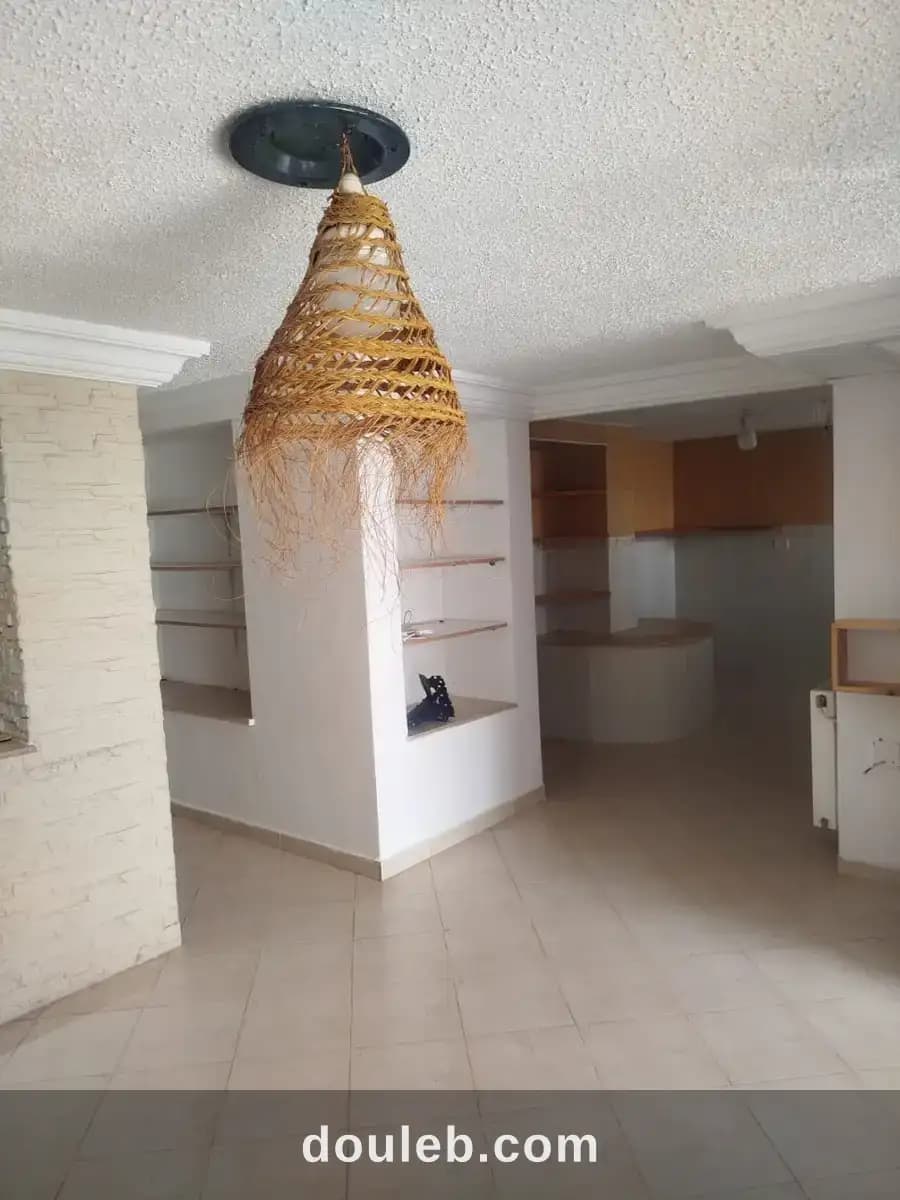 Un coquet s1 vide à menzah9b à Tunis