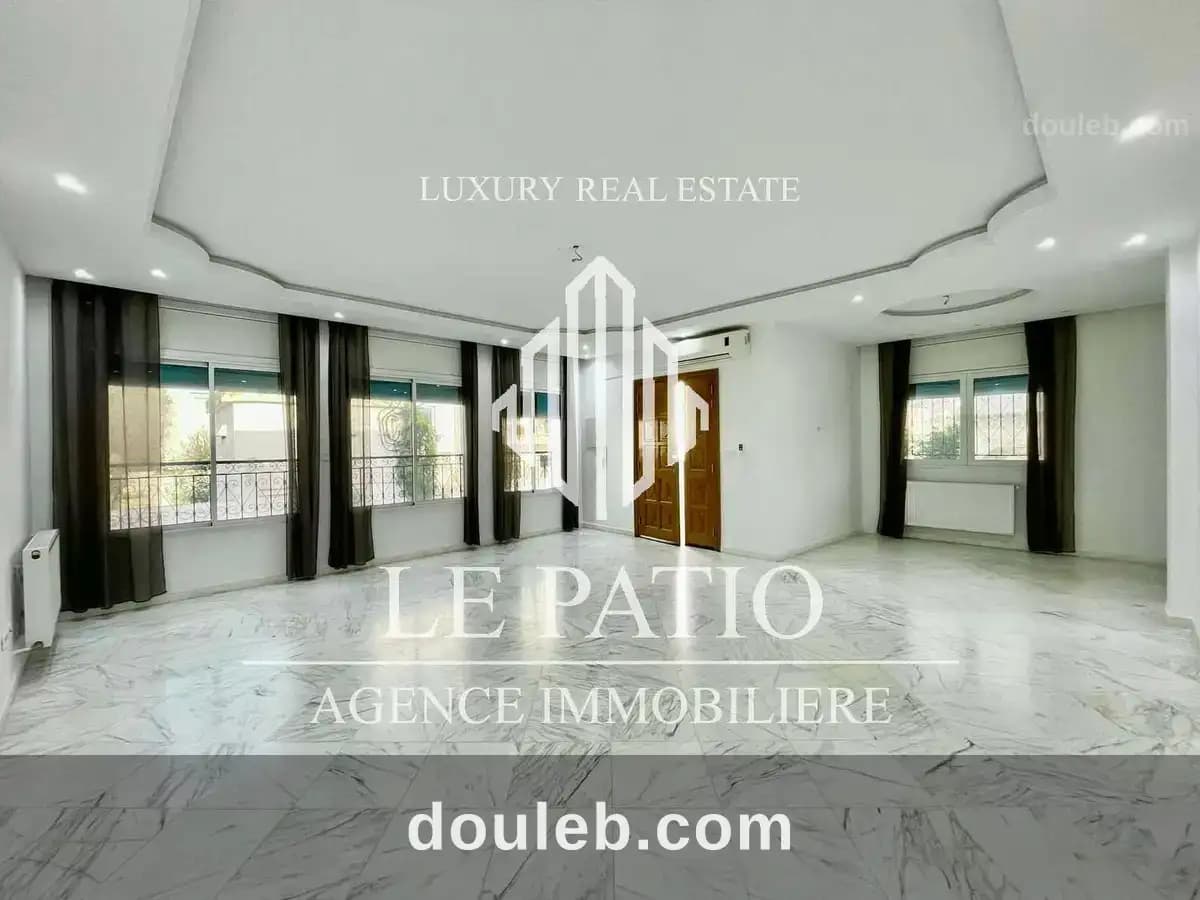 Etage de villa s3 a la marsa ville à Tunis