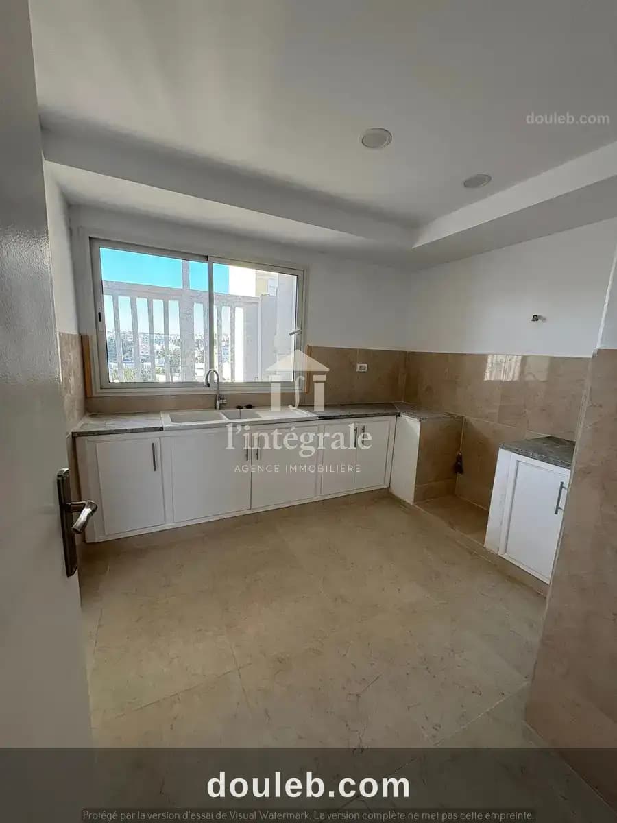 Un appartement rénové s3 à menzah6 à Ariana