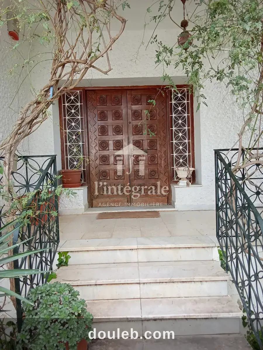 Villa s7 avec jardin habitation à Tunis