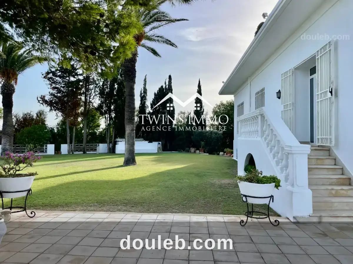 Villa de prestige avec une vue mer panoramique - Miniature 4