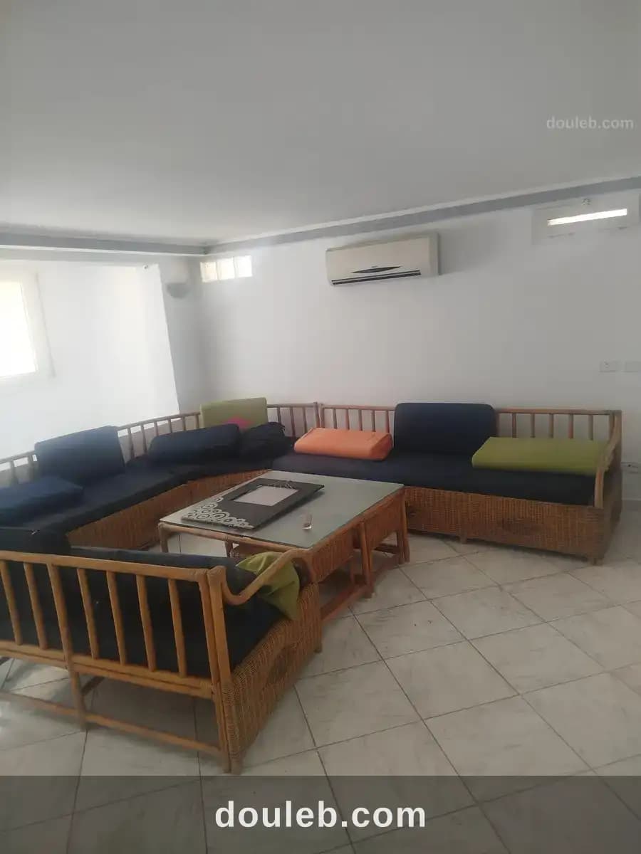 Un rdj de villa à menzah9b à Tunis