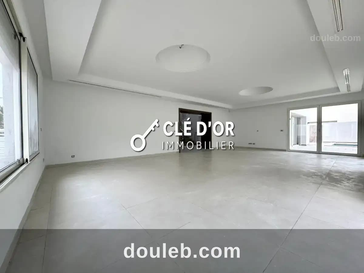 Une joli villa avec piscine à gammarth à Tunis