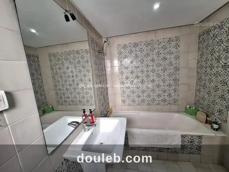 L1210 appartement royal - Miniature 2