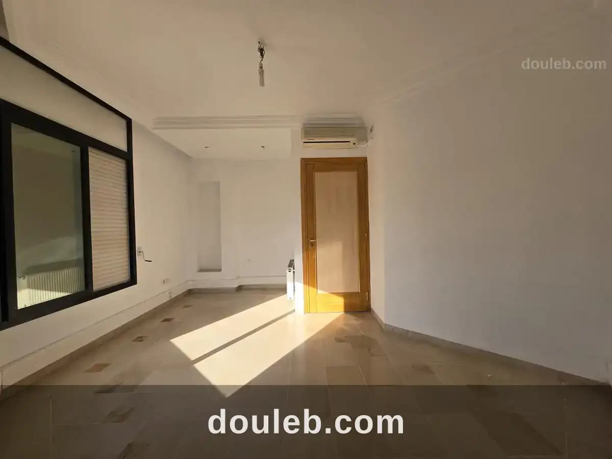 Appartement s1 pour usage bureautique - Miniature 2