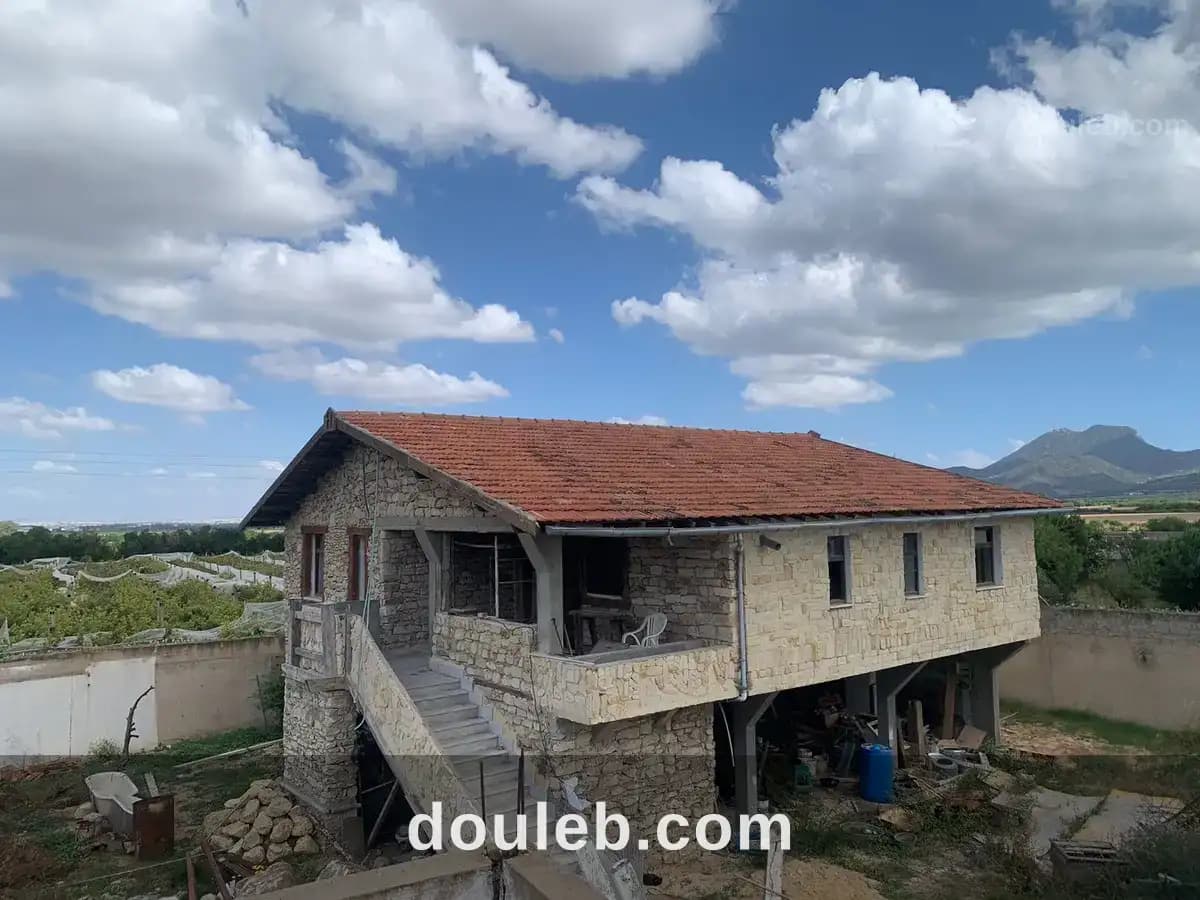 Ventre maison avec terrain à ne pas rater à Ben Arous