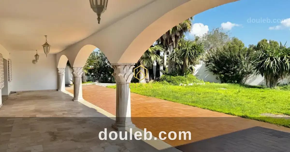 Vila avec jardin et piscine à la soukra à Ariana