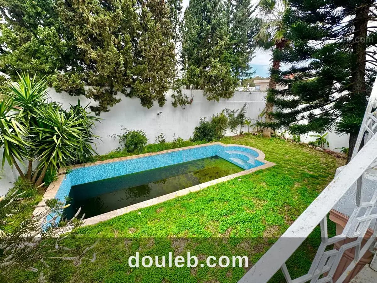 Villa s6 avec jardin et piscine à gammarth à Tunis