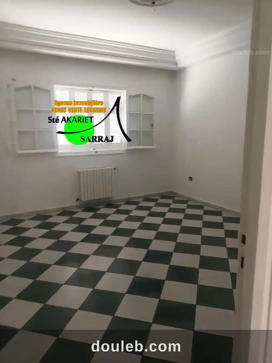 Petite immeuble r3 pour projet ou habitation à Sousse