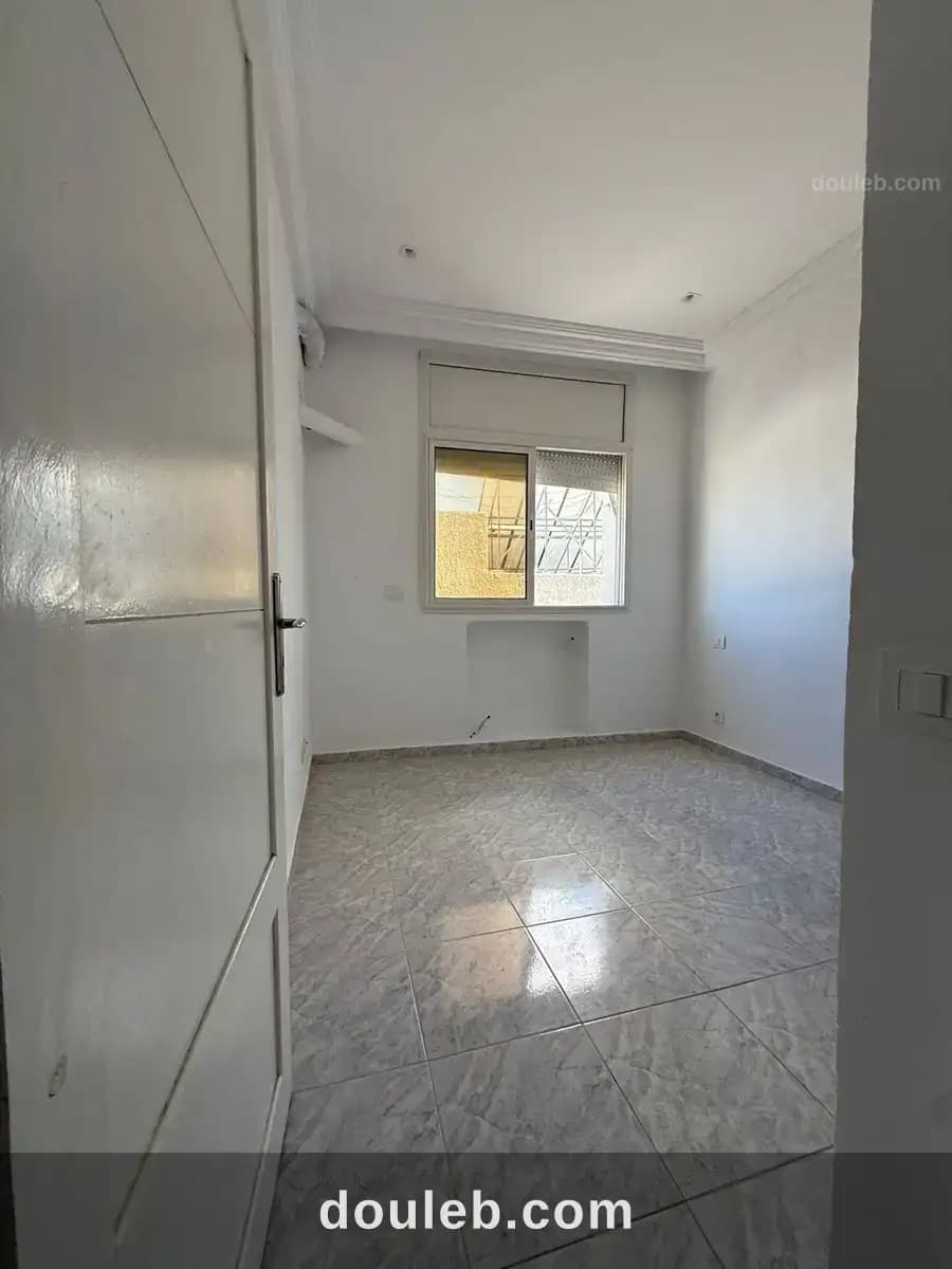 Lumineux appartement s2 spacieux à Tunis