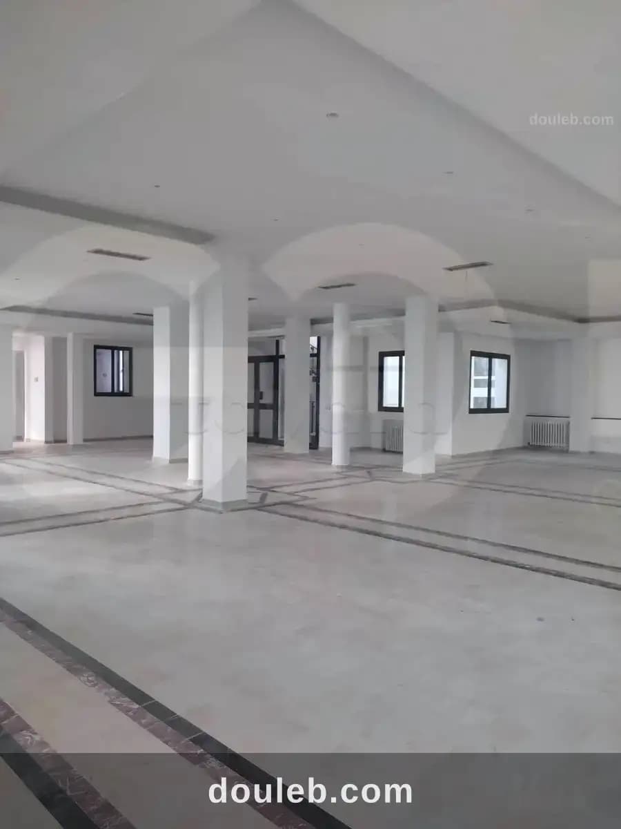 Immeuble sur artère principale au belvédère tunis à Tunis