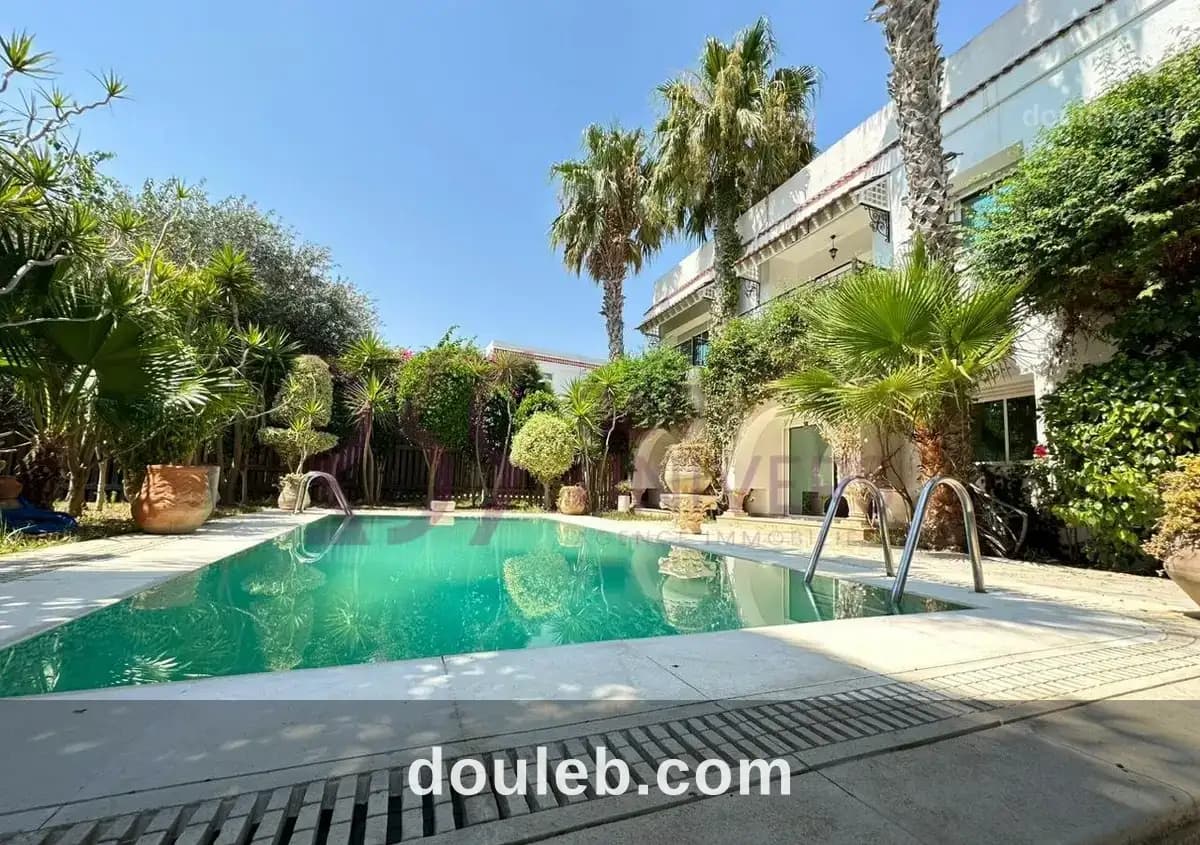 Villa avec piscine à la soukra rh045 à Ariana