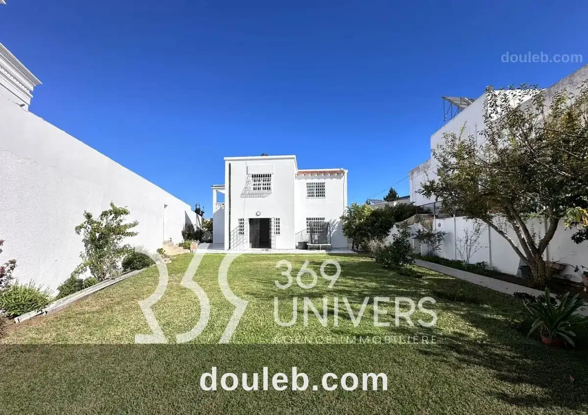 Villa avec jardin à carthage ref rh174 à Tunis