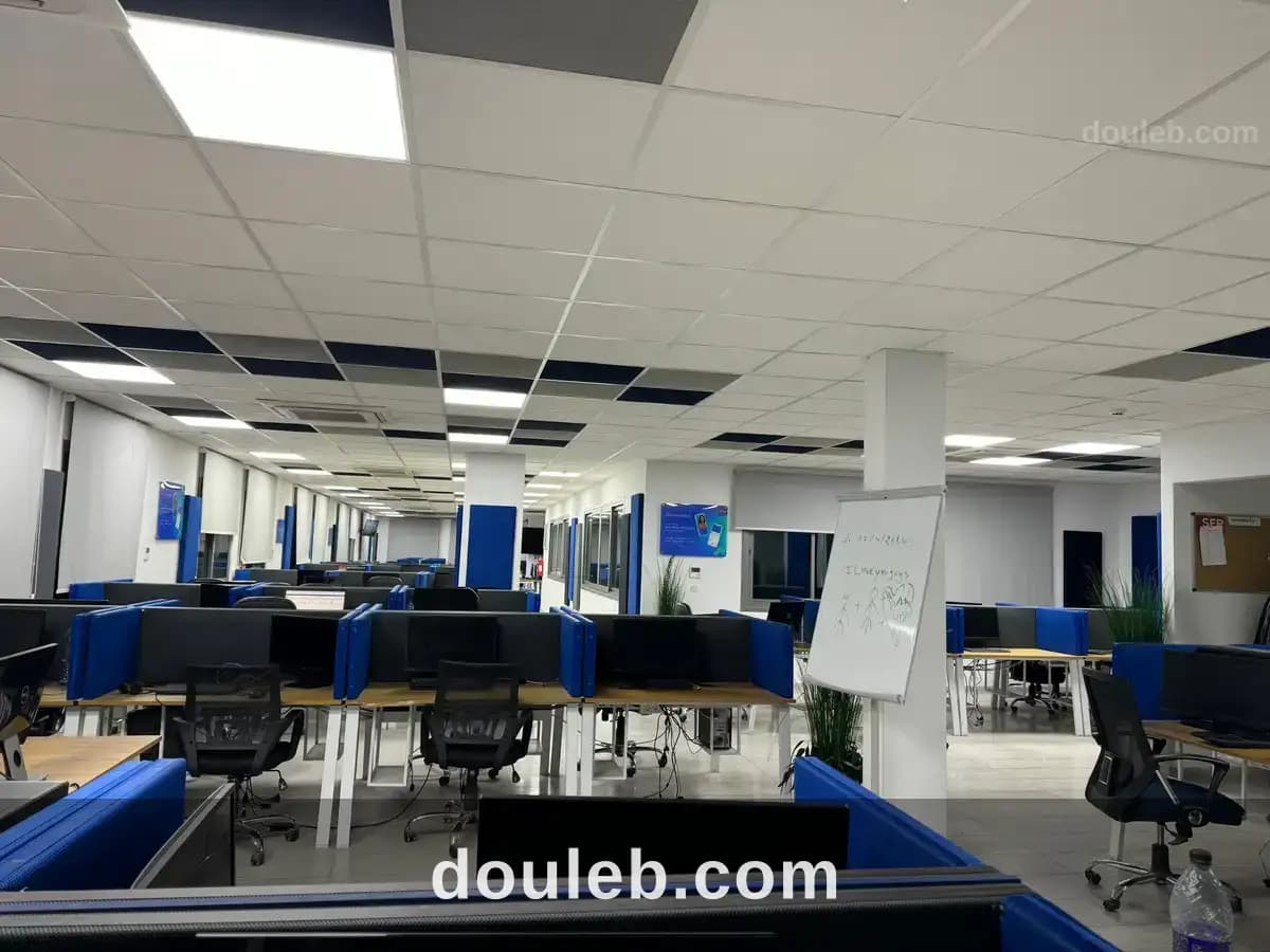 Super bureau 1410 m2 au lac 3 kram à Tunis