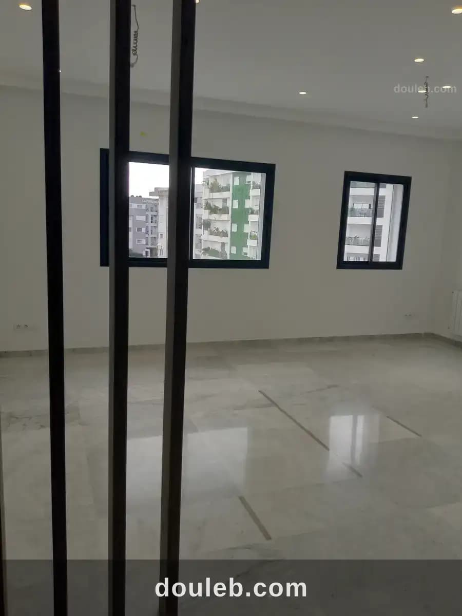 Bureau prestigieux neuf au lac2 vue lac à Tunis
