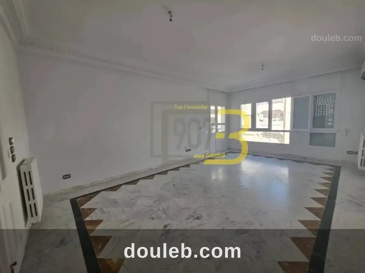 Appartement s3 cité ennasr pres du kiosque total à Ariana