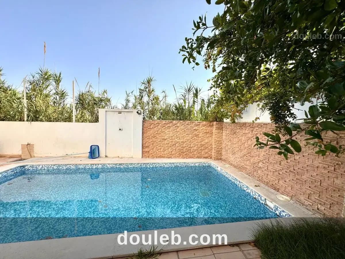 Etage de villa avec piscine à gammarth à Tunis