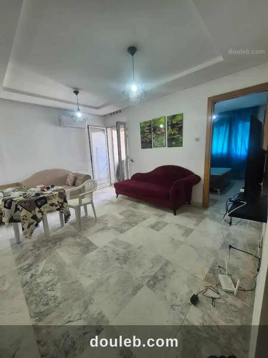 Appartement s1 richement meublé à l wahat à Tunis