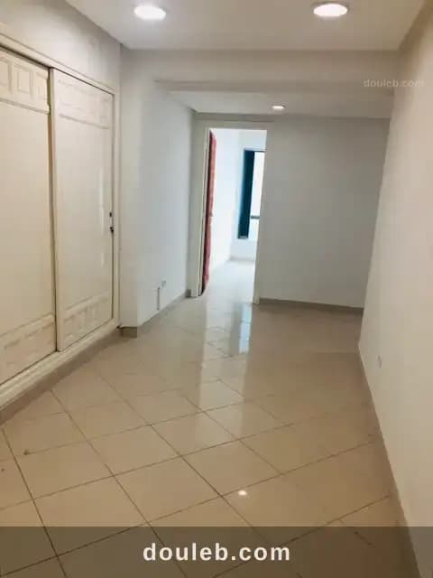 Bureau 2 pièces et hall au lac 2 à Tunis