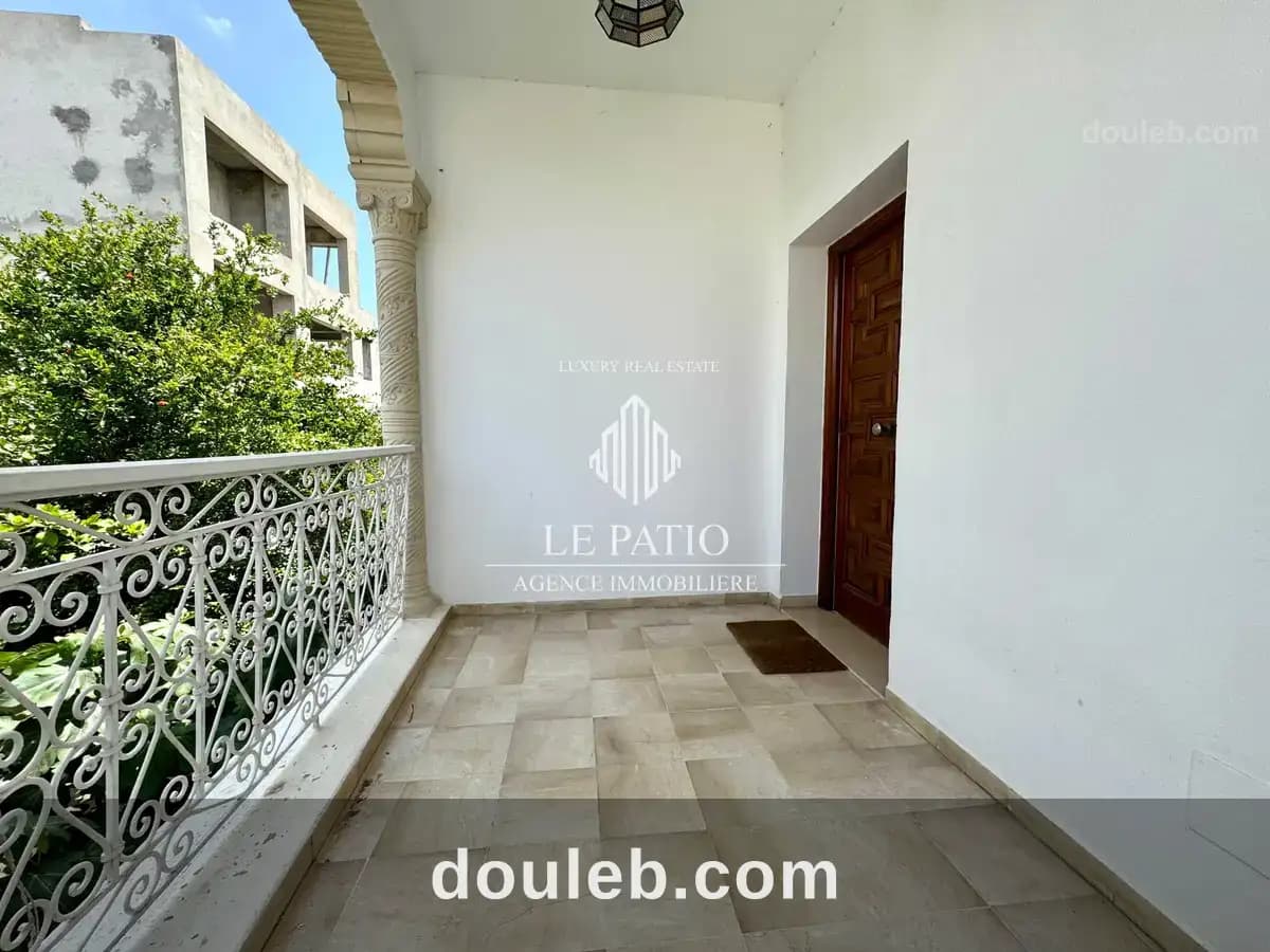 Etage de villa s3 avec chambre de service à Tunis