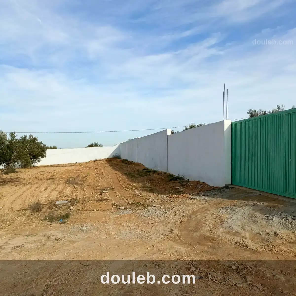 Av beau terrain de 600m proche hammamet yasmine à Nabeul