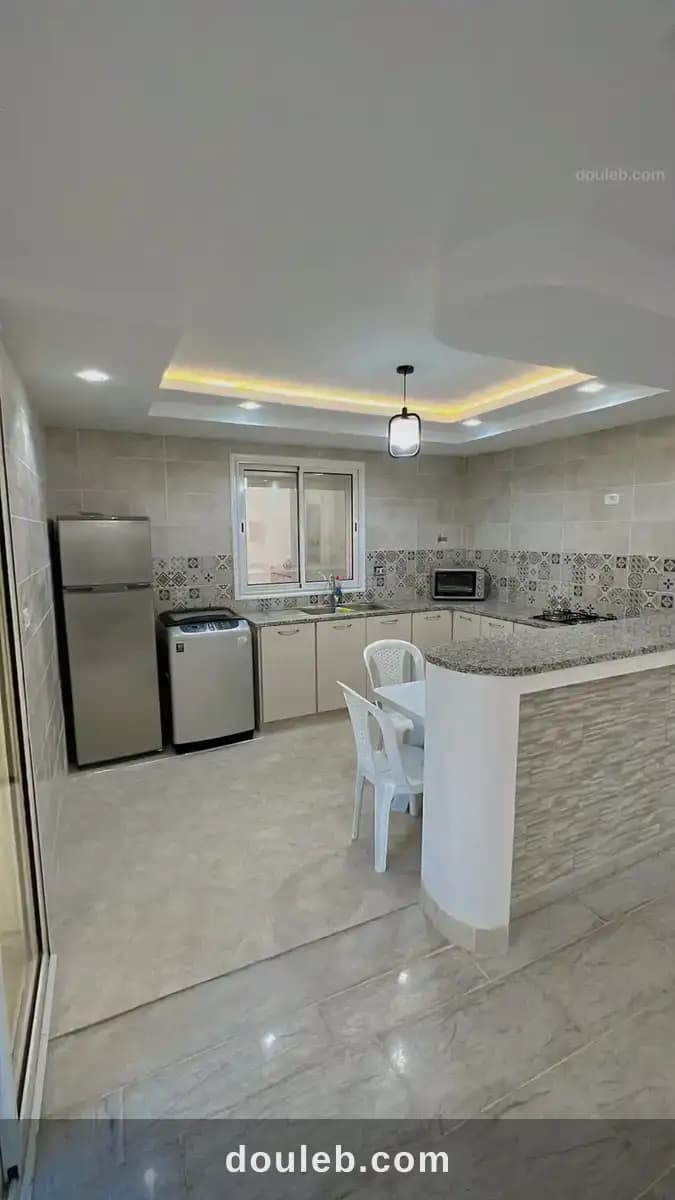 Luxueux appartement meublé pieds dans l'eau - Miniature 3