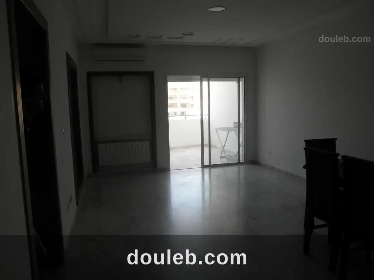 Splus2 à côté de l'ambassade du canada à Tunis