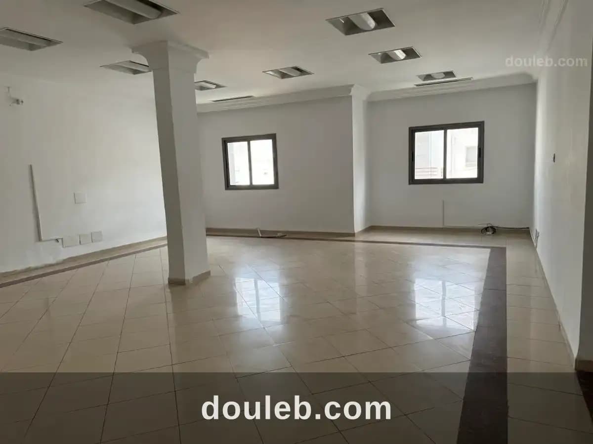 Super bureau 270 m2 au lac 1 à Tunis