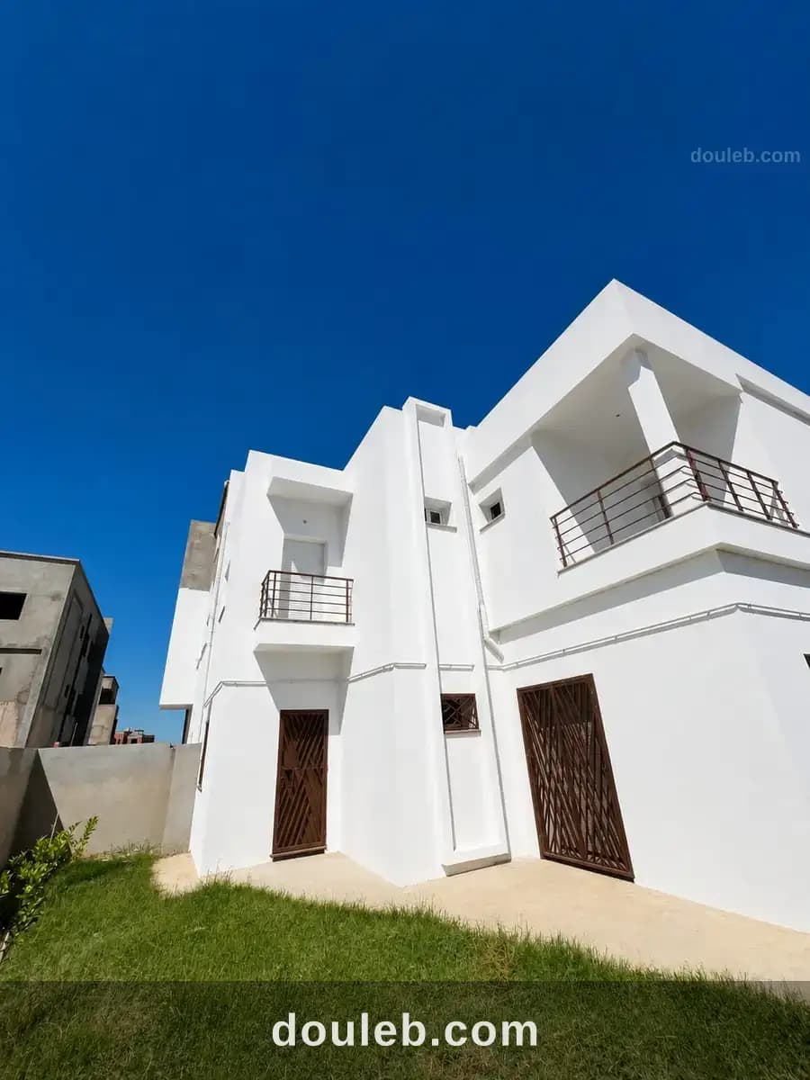 Villa spacieuse avec jardin et garage à Ben Arous