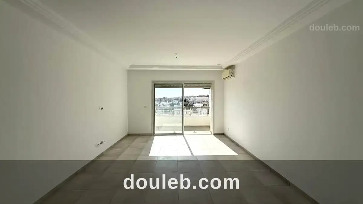Appartement s2 avec grande terrasse a cite ghazela à Ariana
