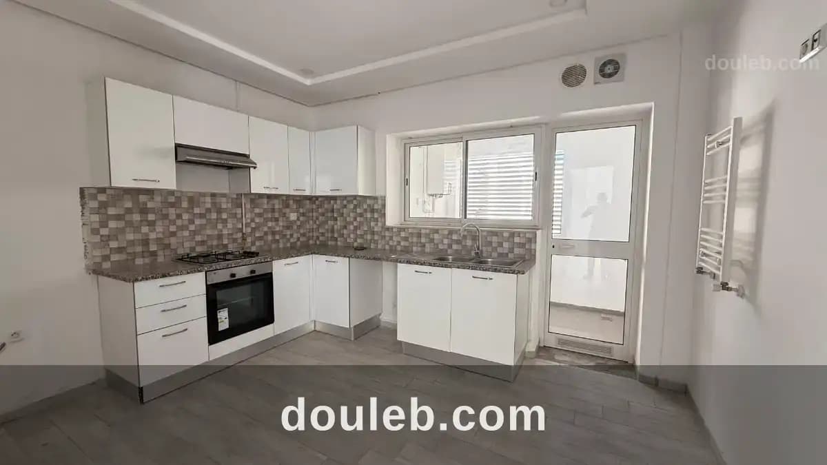 Appartement s2 avec grande terrasse a cite ghazela - Miniature 2