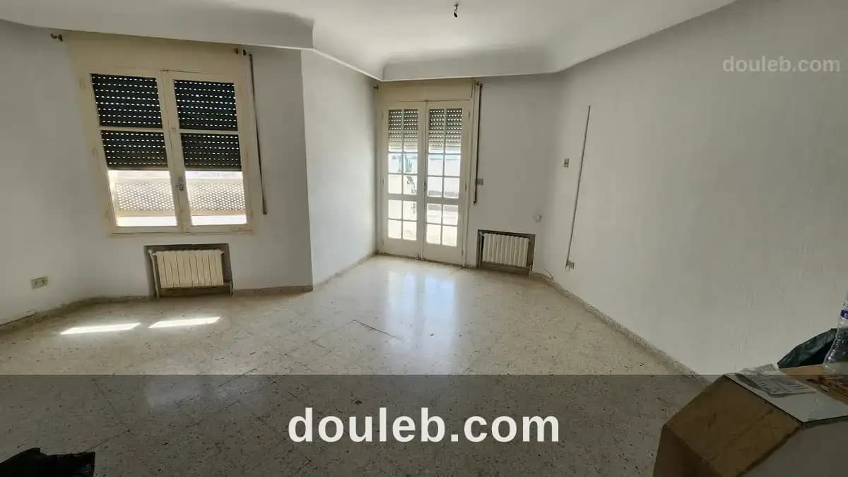 Appartement s1 derrière campus el manar à Tunis