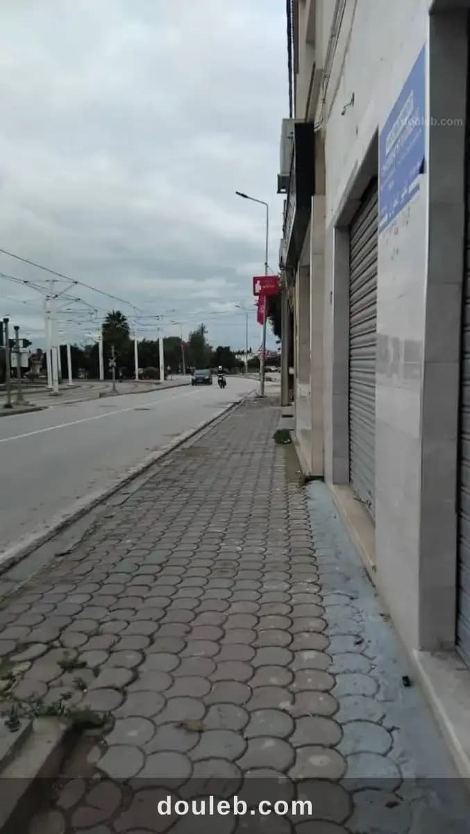 Local à usage de burau à Manouba