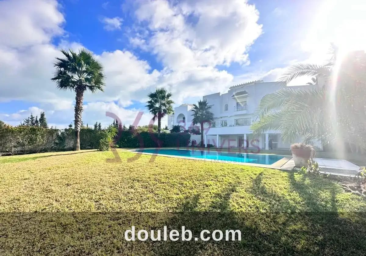 Villa avec vue dégagée à gammarth ref rh082 à Tunis