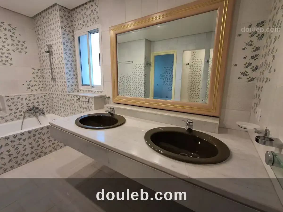 Villa s6 avec piscine et jardin à la soukra - Miniature 2