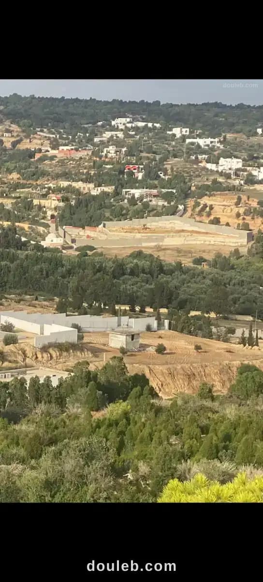 Terrain avec sondage clôturé à Nabeul