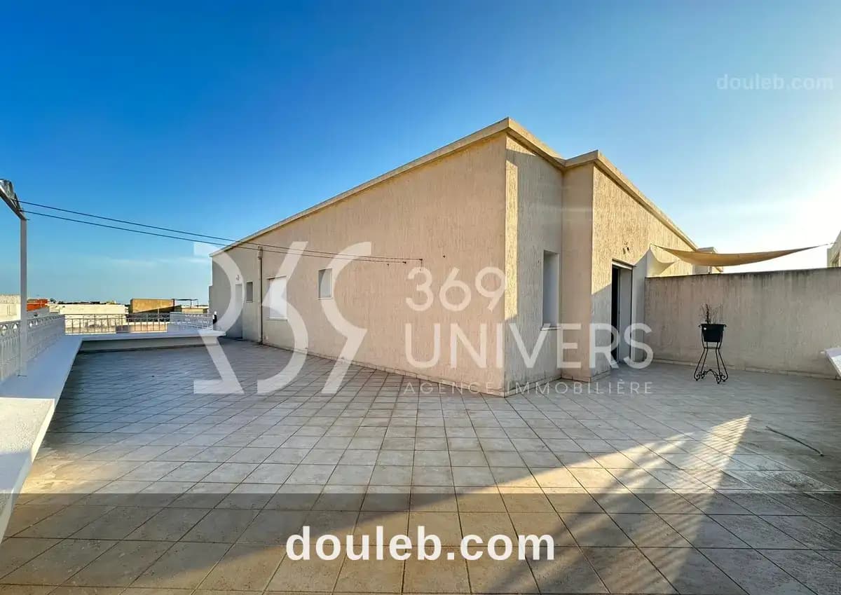 Appartement avec terrasse à la marsa à Tunis